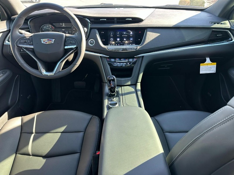 Cadillac XT6 Vehicle Full-screen Gallery Image 6