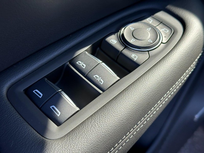 Cadillac XT6 Vehicle Full-screen Gallery Image 10