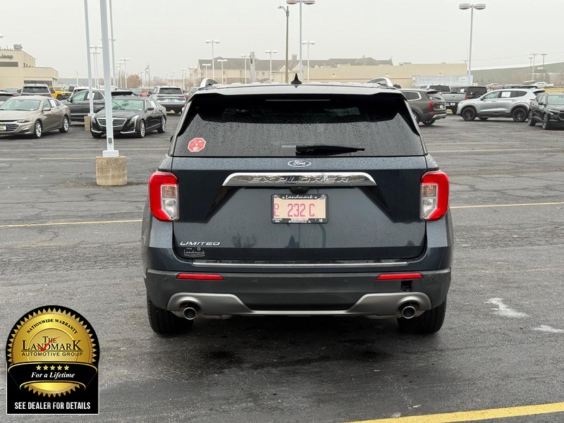 Ford Explorer Vehicle Full-screen Gallery Image 7