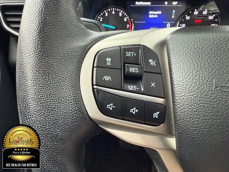 Ford Explorer Vehicle Full-screen Gallery Image 10