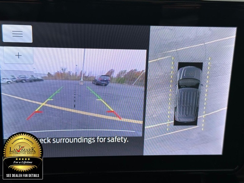 Ford Explorer Vehicle Full-screen Gallery Image 13