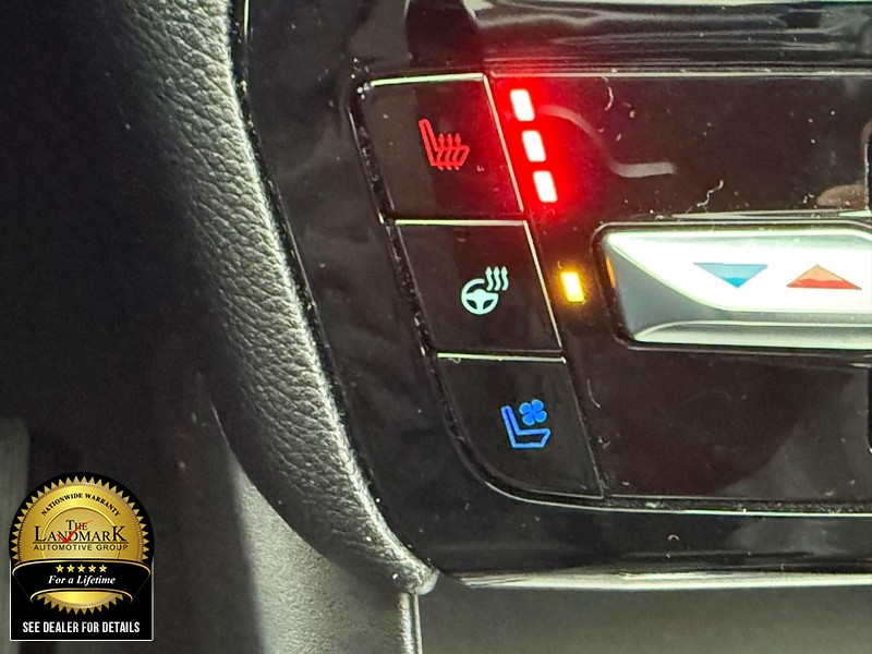 Ford Explorer Vehicle Full-screen Gallery Image 14