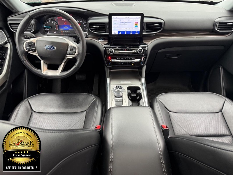 Ford Explorer Vehicle Full-screen Gallery Image 19