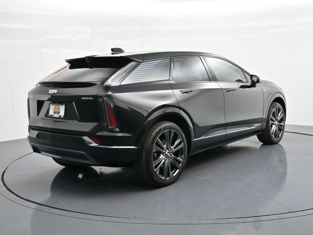 Cadillac OPTIQ Vehicle Full-screen Gallery Image 5