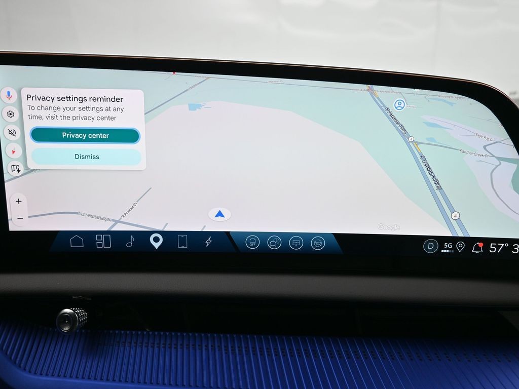 Cadillac OPTIQ Vehicle Full-screen Gallery Image 10