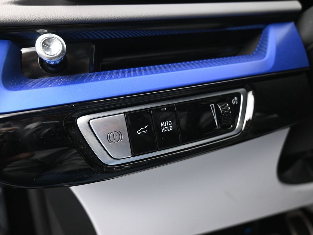 Cadillac OPTIQ Vehicle Full-screen Gallery Image 15