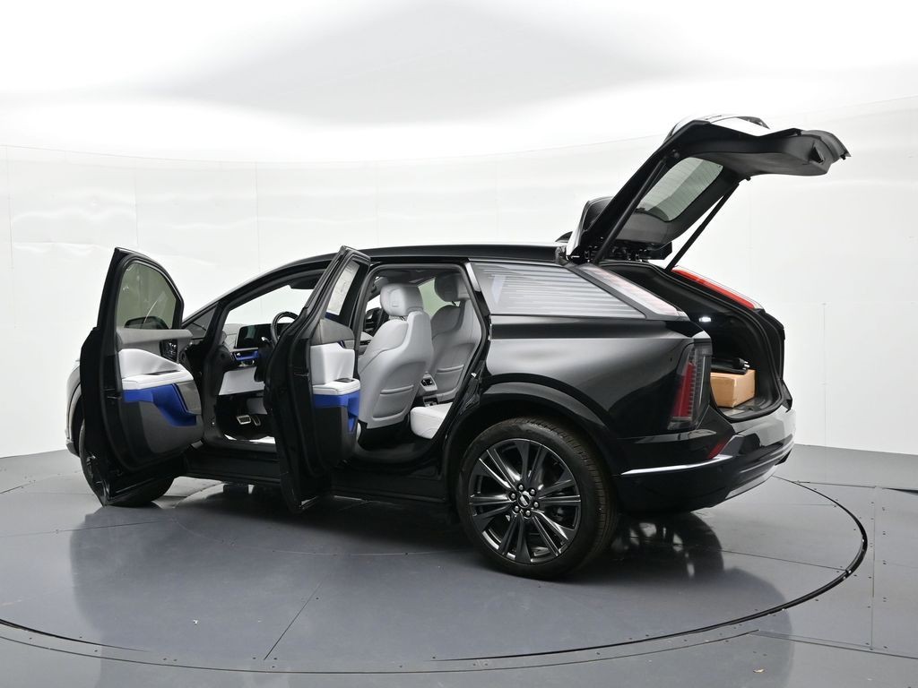 Cadillac OPTIQ Vehicle Full-screen Gallery Image 31