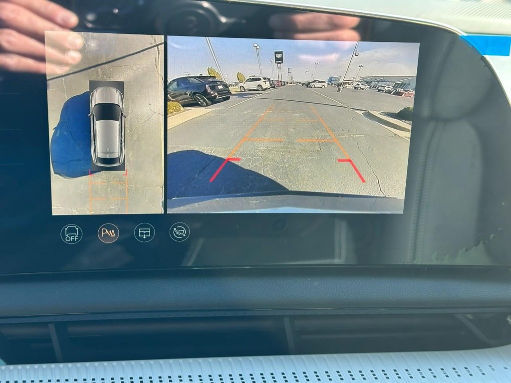 Cadillac OPTIQ Vehicle Full-screen Gallery Image 15