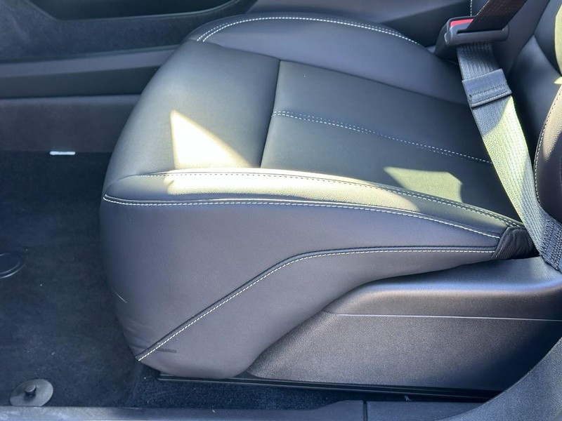 Cadillac OPTIQ Vehicle Full-screen Gallery Image 12