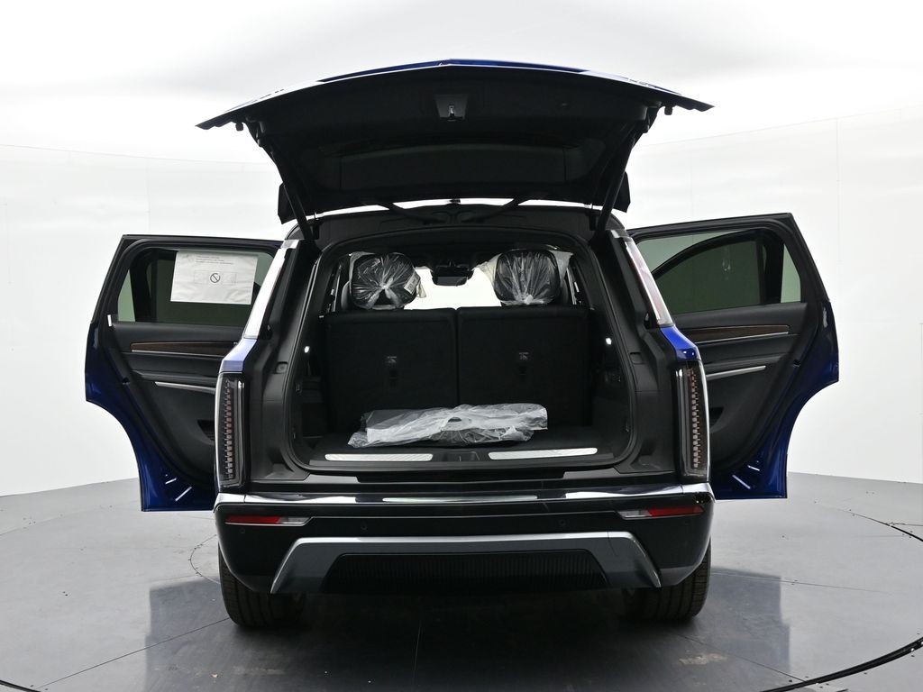 Cadillac VISTIQ Vehicle Full-screen Gallery Image 28