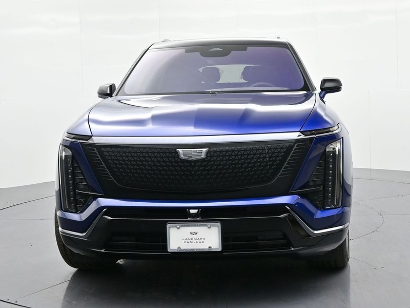 Cadillac VISTIQ Vehicle Full-screen Gallery Image 2