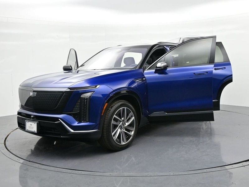 Cadillac VISTIQ Vehicle Full-screen Gallery Image 26