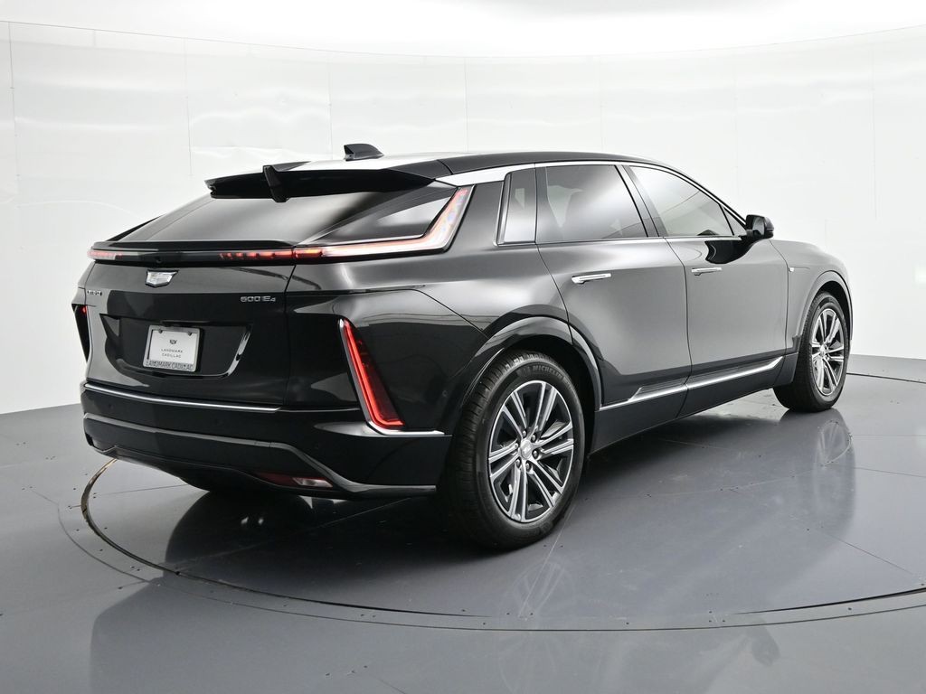Cadillac LYRIQ Vehicle Full-screen Gallery Image 5