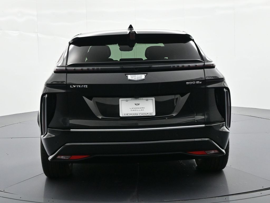 Cadillac LYRIQ Vehicle Full-screen Gallery Image 6