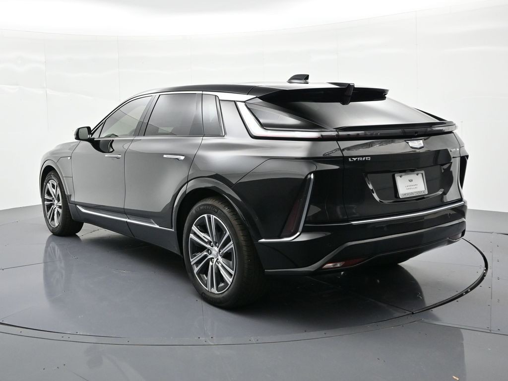 Cadillac LYRIQ Vehicle Full-screen Gallery Image 7