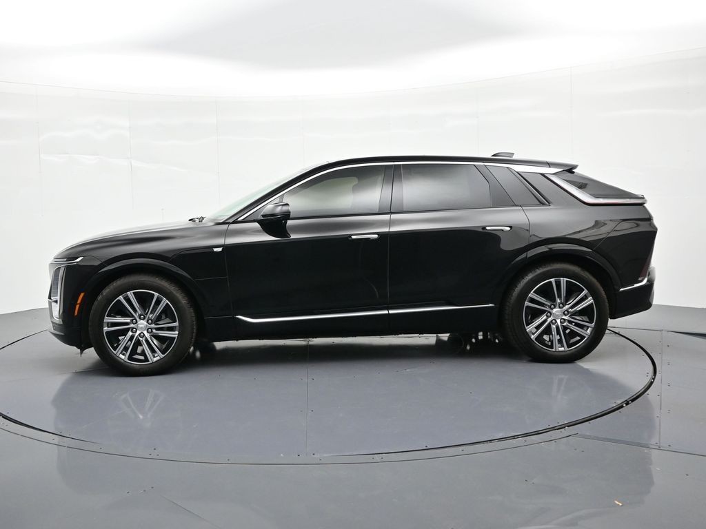 Cadillac LYRIQ Vehicle Full-screen Gallery Image 8