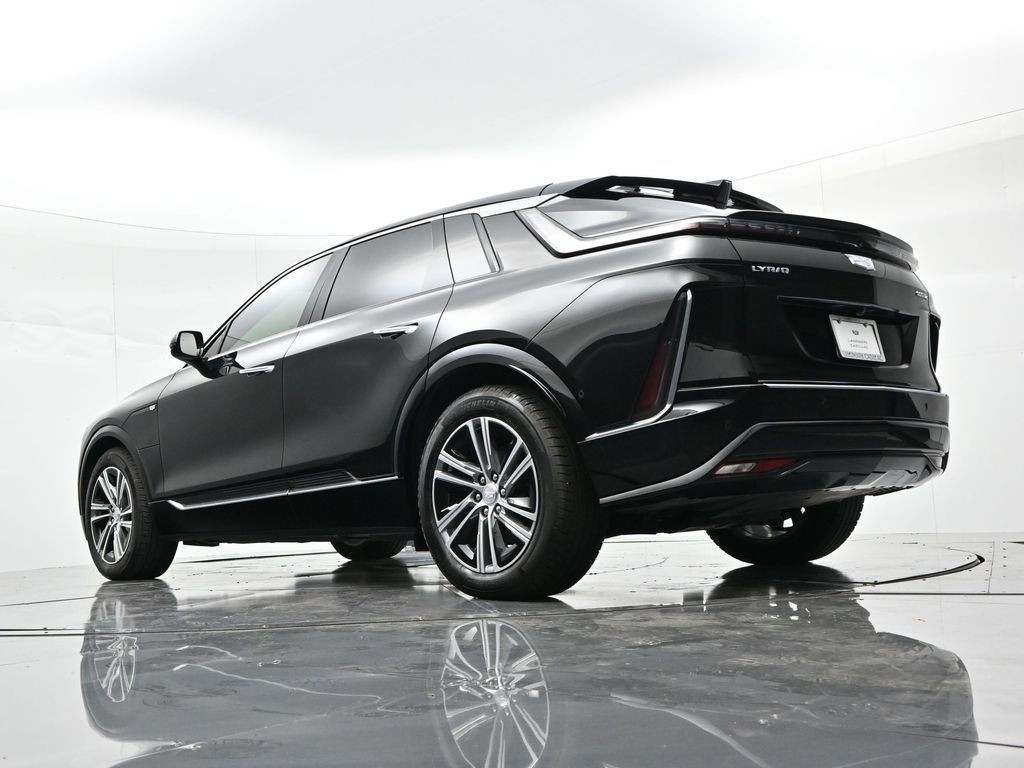 Cadillac LYRIQ Vehicle Full-screen Gallery Image 31