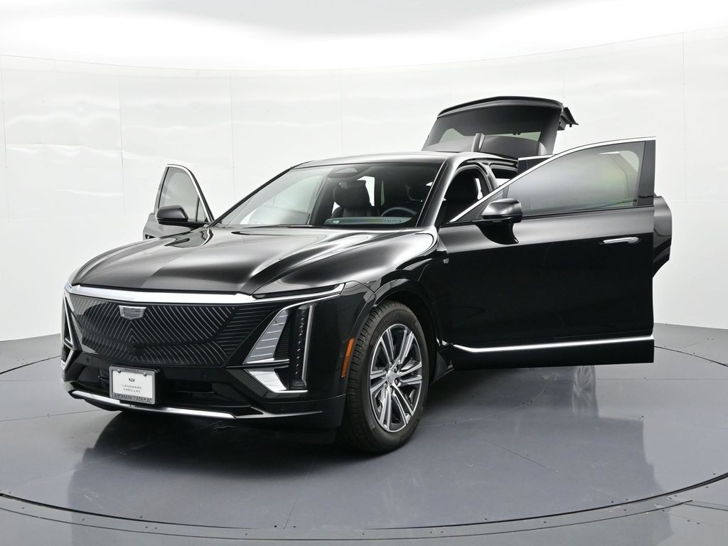 Cadillac LYRIQ Vehicle Full-screen Gallery Image 37