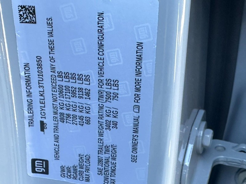 Cadillac Escalade IQL Vehicle Full-screen Gallery Image 20