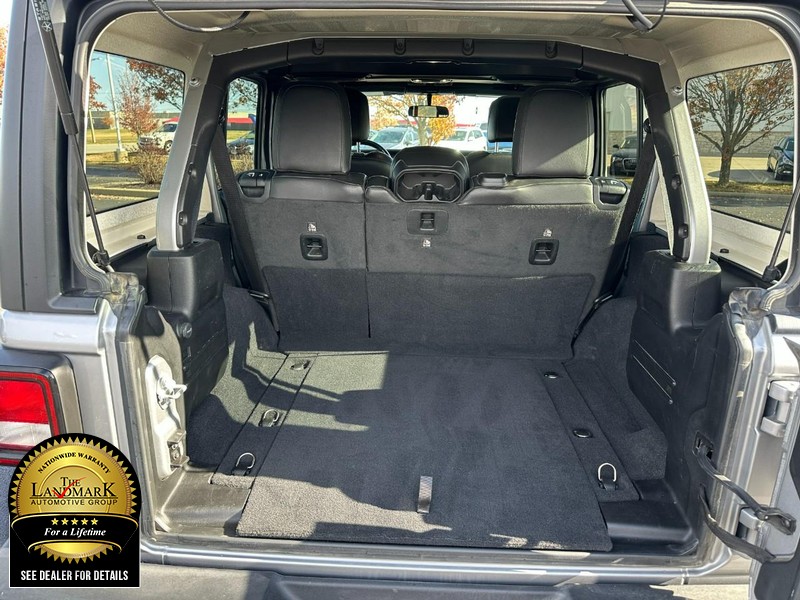 Jeep Wrangler Unlimited Vehicle Full-screen Gallery Image 5