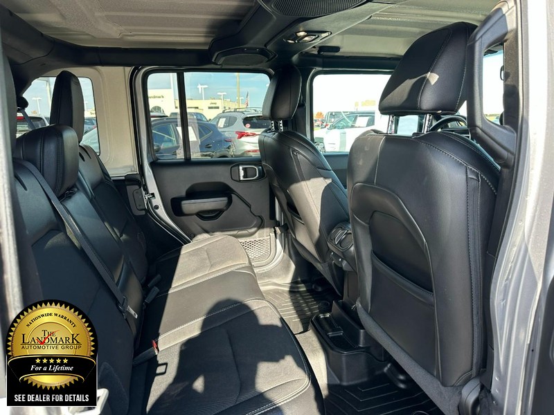 Jeep Wrangler Unlimited Vehicle Full-screen Gallery Image 10