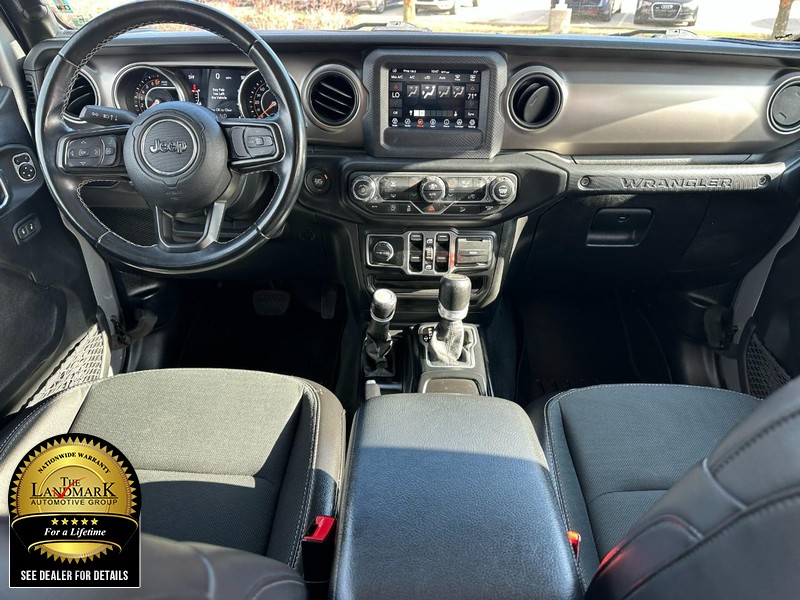 Jeep Wrangler Unlimited Vehicle Full-screen Gallery Image 11