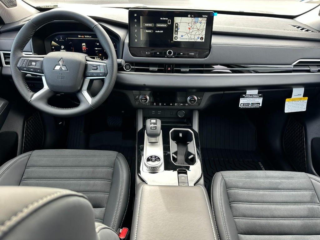 Mitsubishi Outlander Vehicle Full-screen Gallery Image 5