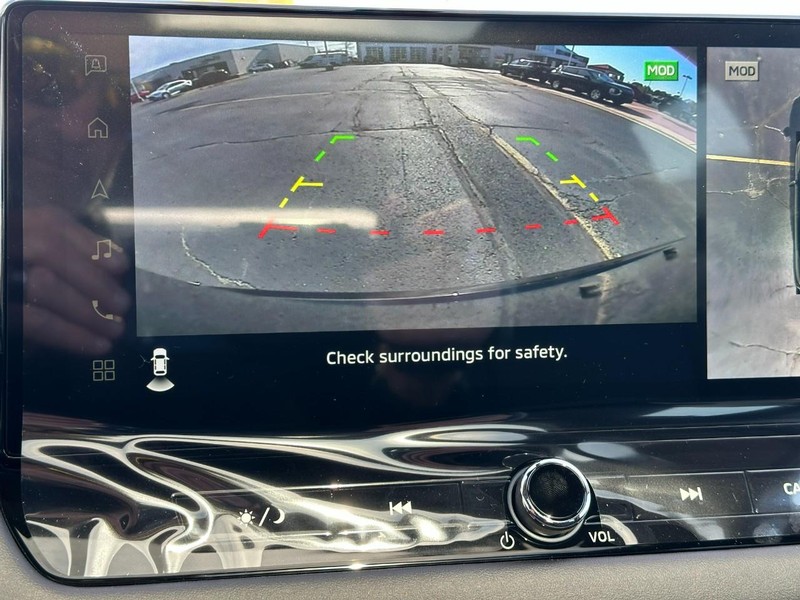 Mitsubishi Outlander Vehicle Full-screen Gallery Image 16