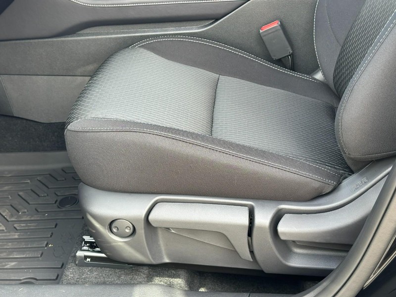 Mitsubishi Outlander Vehicle Full-screen Gallery Image 9