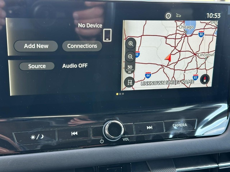 Mitsubishi Outlander Vehicle Full-screen Gallery Image 10