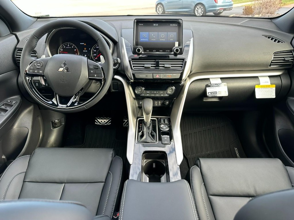 Mitsubishi Eclipse Cross Vehicle Full-screen Gallery Image 7