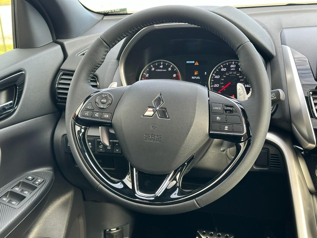 Mitsubishi Eclipse Cross Vehicle Full-screen Gallery Image 8