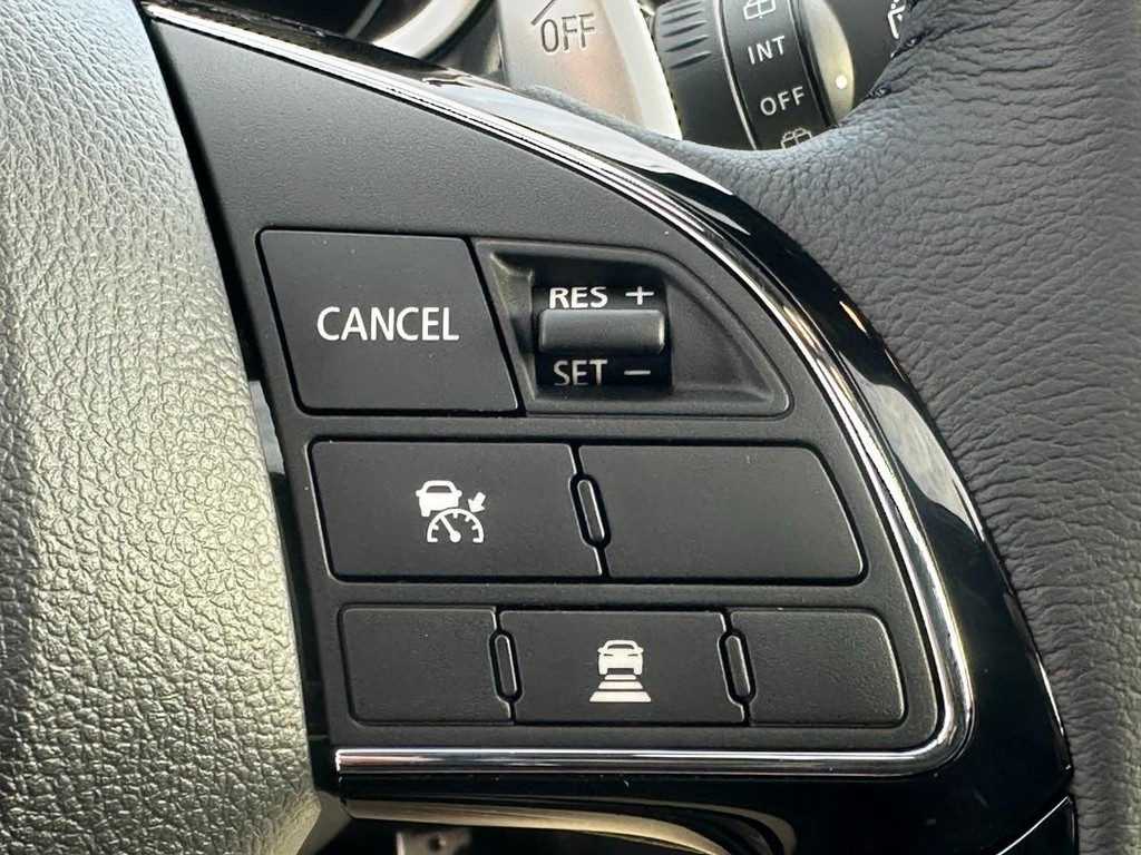 Mitsubishi Eclipse Cross Vehicle Full-screen Gallery Image 14