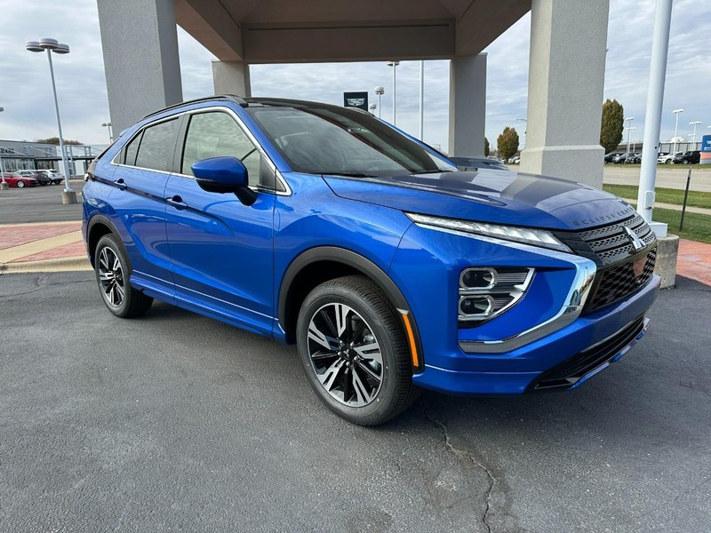 Mitsubishi Eclipse Cross Vehicle Full-screen Gallery Image 2