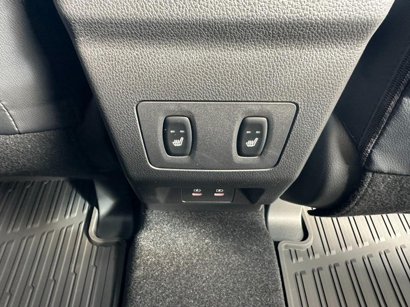 Mitsubishi Eclipse Cross Vehicle Full-screen Gallery Image 5