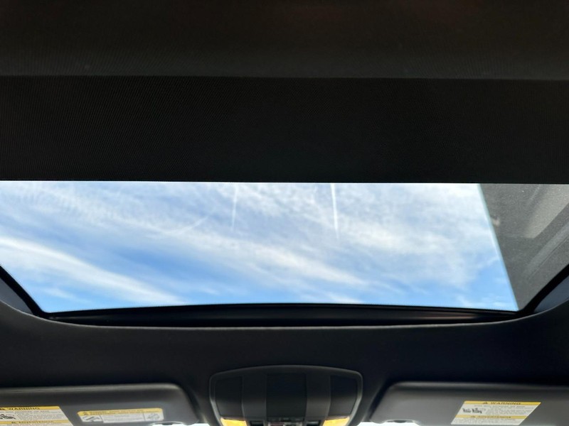 Mitsubishi Eclipse Cross Vehicle Full-screen Gallery Image 6