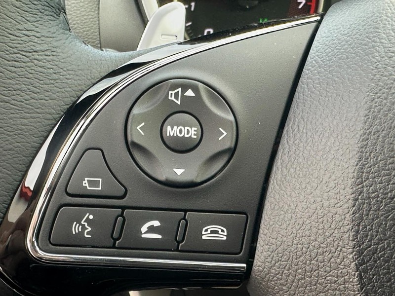 Mitsubishi Eclipse Cross Vehicle Full-screen Gallery Image 13