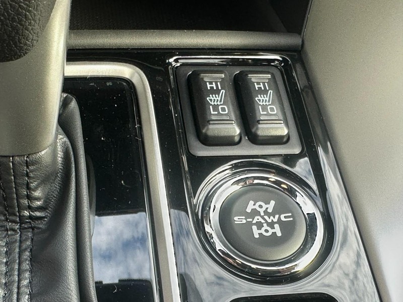 Mitsubishi Eclipse Cross Vehicle Full-screen Gallery Image 15