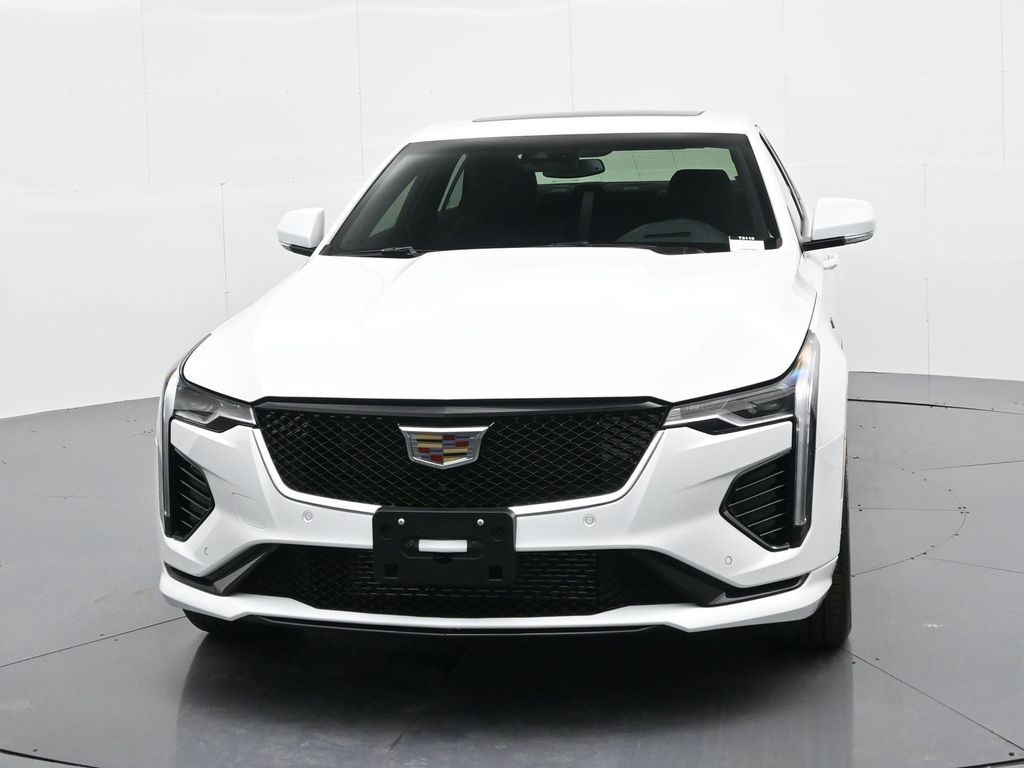 Cadillac CT4 Vehicle Full-screen Gallery Image 3