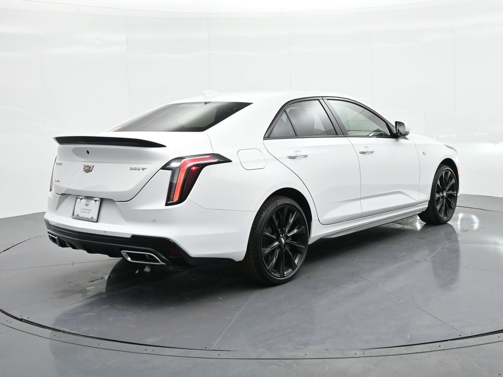Cadillac CT4 Vehicle Full-screen Gallery Image 6