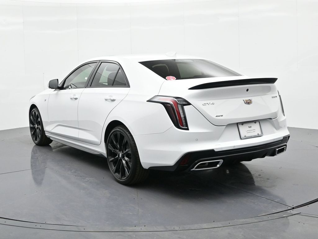 Cadillac CT4 Vehicle Full-screen Gallery Image 8