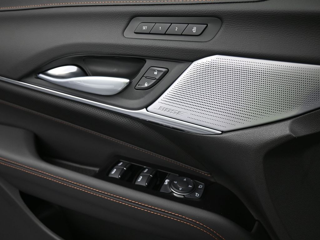 Cadillac CT4 Vehicle Full-screen Gallery Image 15