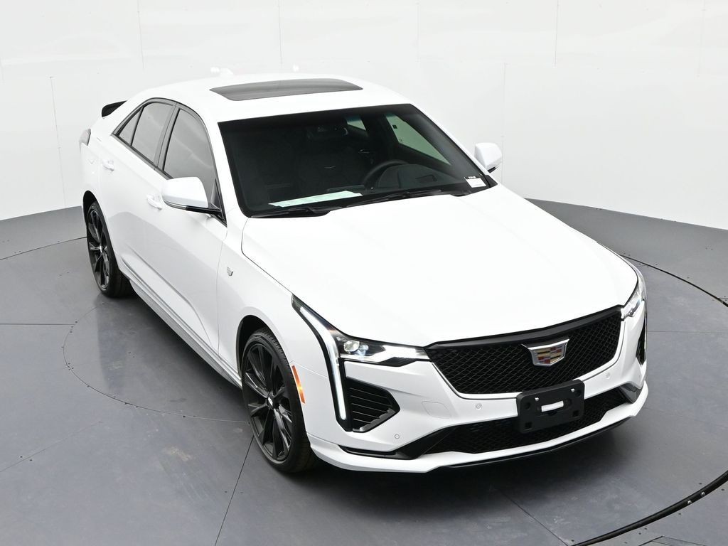 Cadillac CT4 Vehicle Full-screen Gallery Image 18