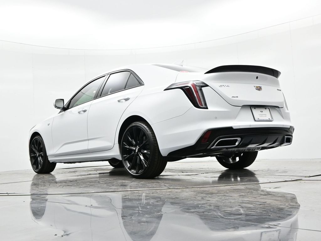 Cadillac CT4 Vehicle Full-screen Gallery Image 22