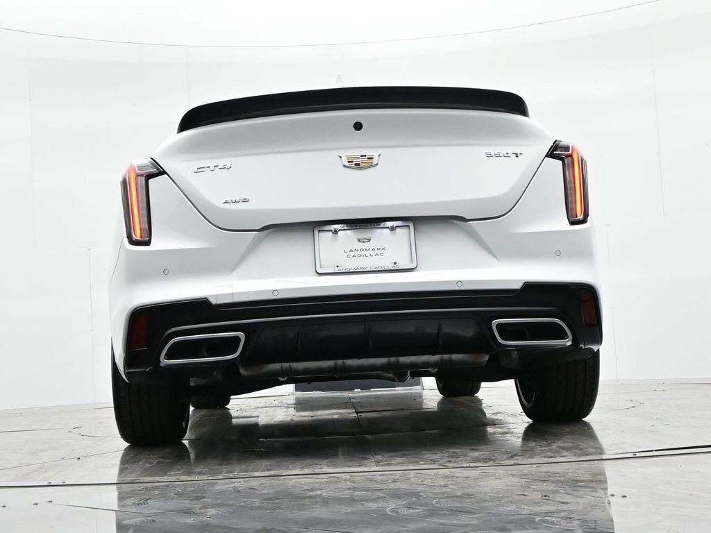 Cadillac CT4 Vehicle Full-screen Gallery Image 23