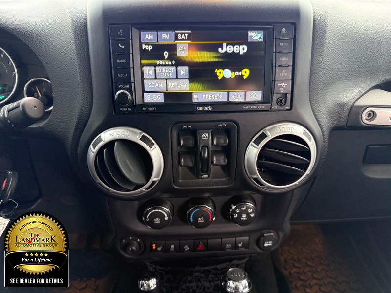 Jeep Wrangler Unlimited Vehicle Full-screen Gallery Image 17