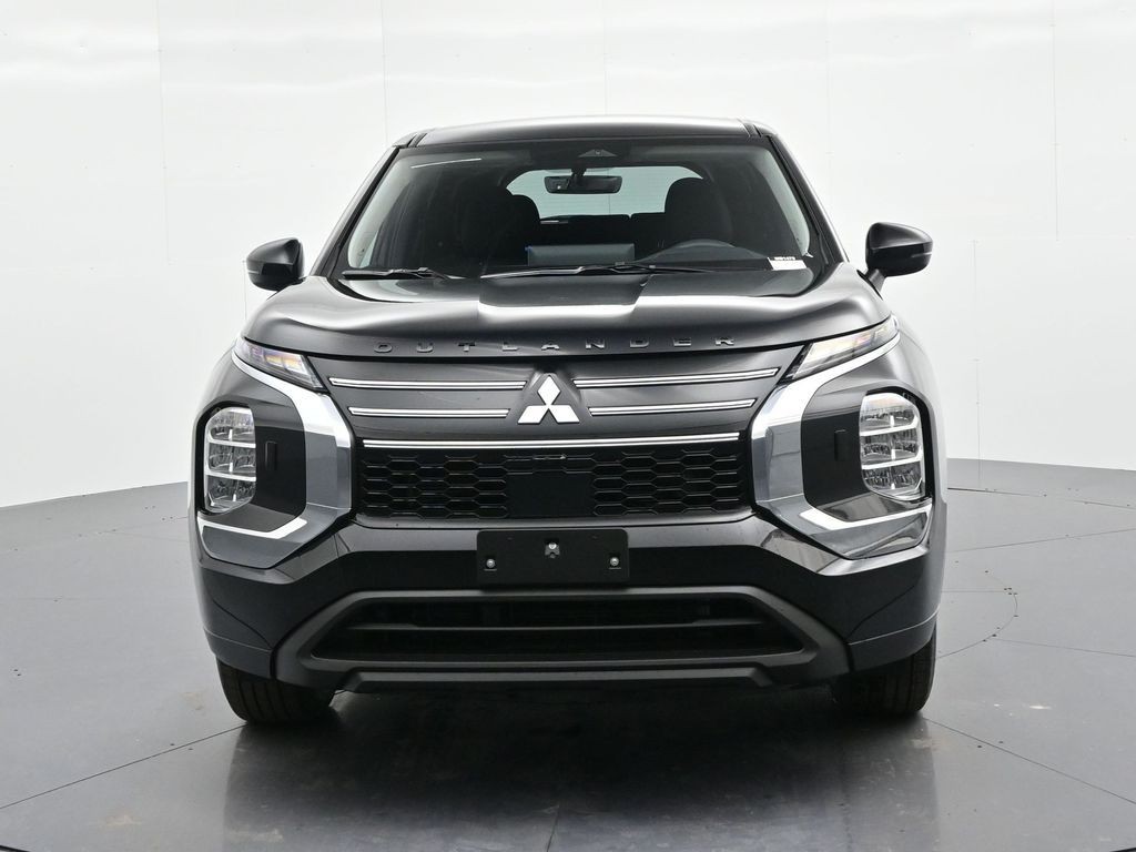 Mitsubishi Outlander Vehicle Full-screen Gallery Image 3