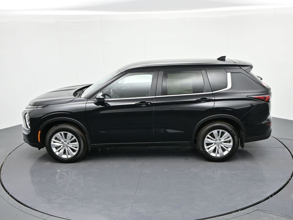 Mitsubishi Outlander Vehicle Full-screen Gallery Image 20