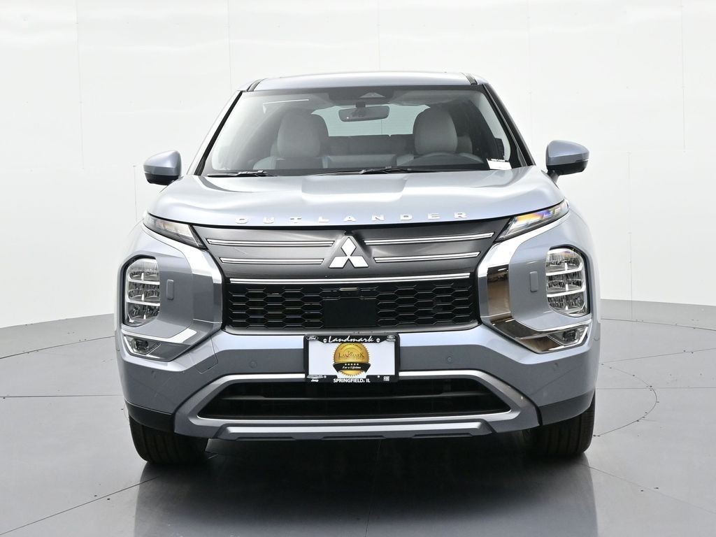 Mitsubishi Outlander Vehicle Full-screen Gallery Image 3