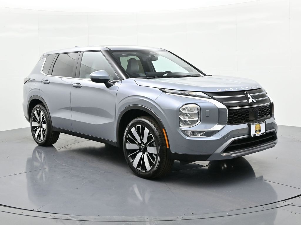 Mitsubishi Outlander Vehicle Full-screen Gallery Image 4